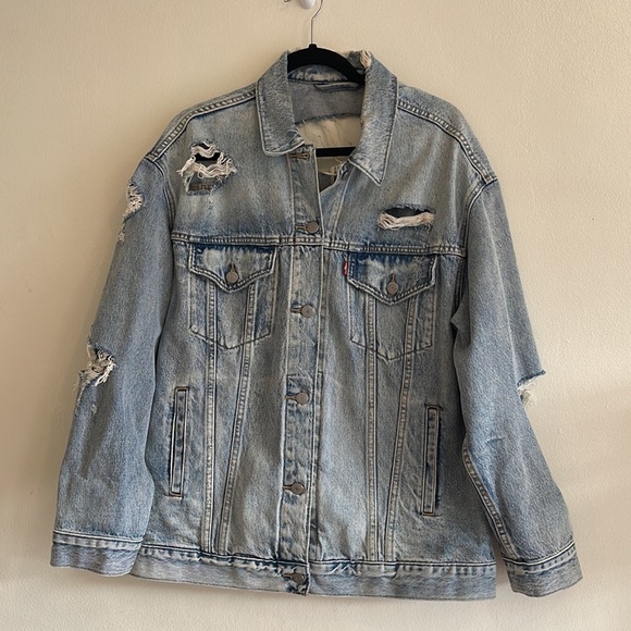 Levi’s Distressed Denim Oversized Jacket | Large - Picture 10 of 16
